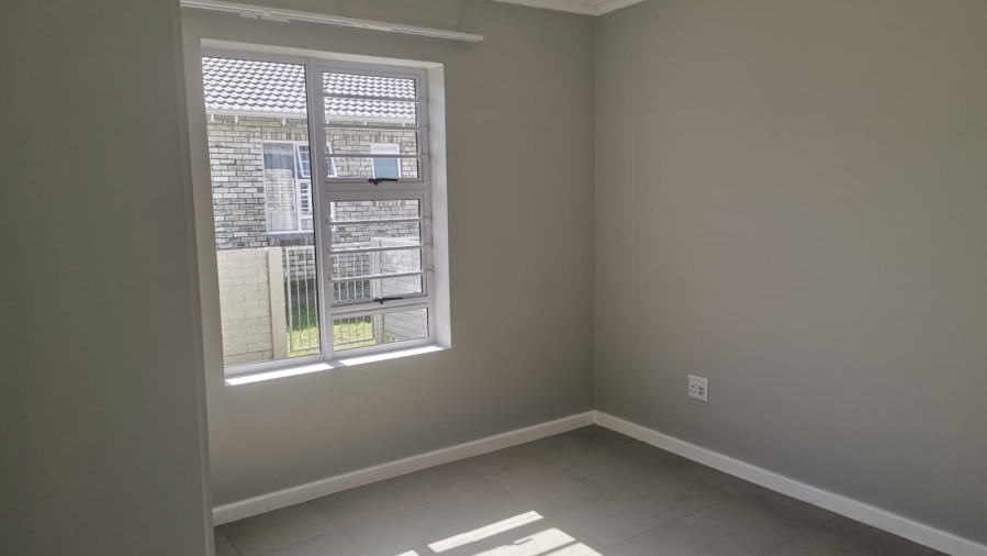To Let 2 Bedroom Property for Rent in Overbaakens Eastern Cape